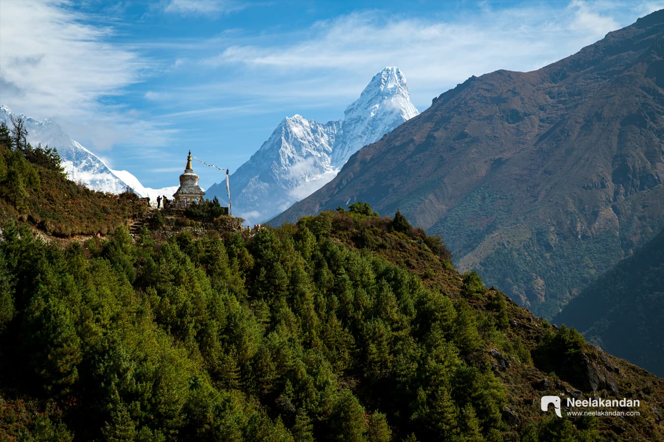 One of the first view of mount Ama Dablam during Everest basecamp trek